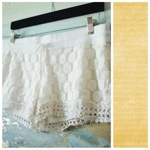 Vanilla Star Premium white lace shorts